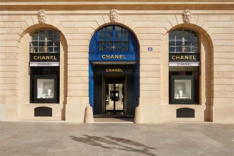 Chanel to open private boutiques for its top clients 